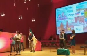 L’ANPI assegna la tessera onoraria a FIAB L’Aquila ANPI assegna tessera onoraria aFIAB L'Aquila